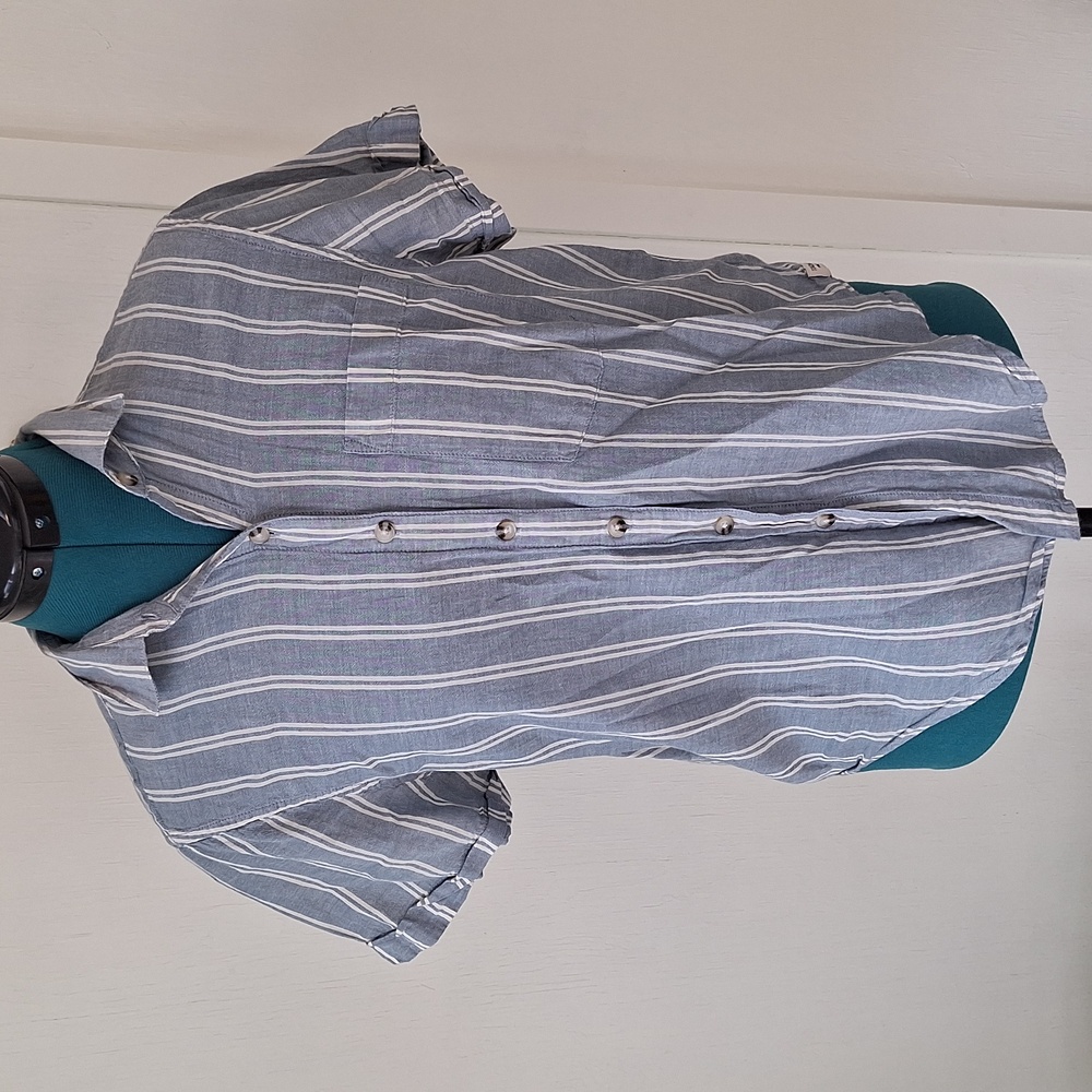 Toad&Co Short sleeve blue and white button-up shirt